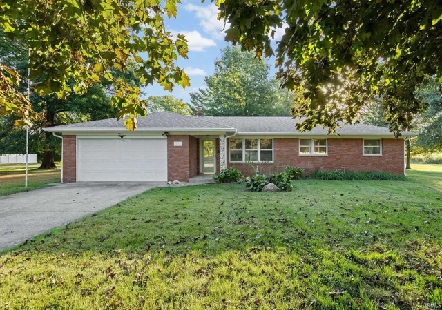 Photo 2 of Manufactured home for sale at 11 Country Aire Dr, Lafayette, IN 47905 | MLS# 202641913 | Listing updated on 2026-10-26