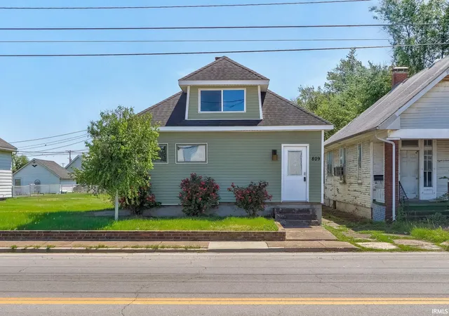 Photo 1 of Sale Pending at 809 E Columbia St, Evansville, IN 47711 | MLS# 202641943 | Listing updated on 2026-10-14