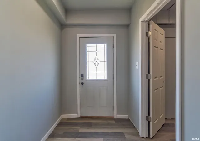 Photo 2 of Sale Pending at 809 E Columbia St, Evansville, IN 47711 | MLS# 202641943 | Listing updated on 2026-10-14