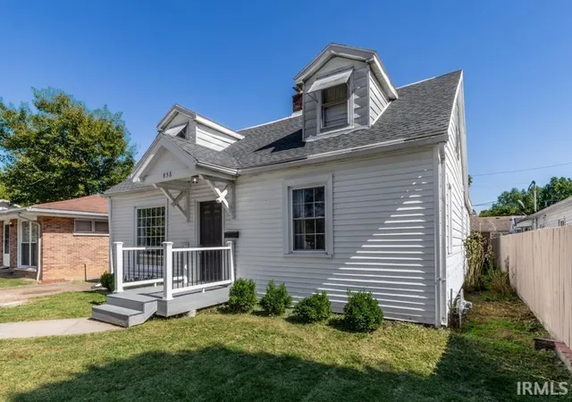 Photo 2 of Single family home for sale at 858 S Weinbach Ave, Evansville, IN 47714 | MLS# 202641971 | Listing updated on 2026-10-09