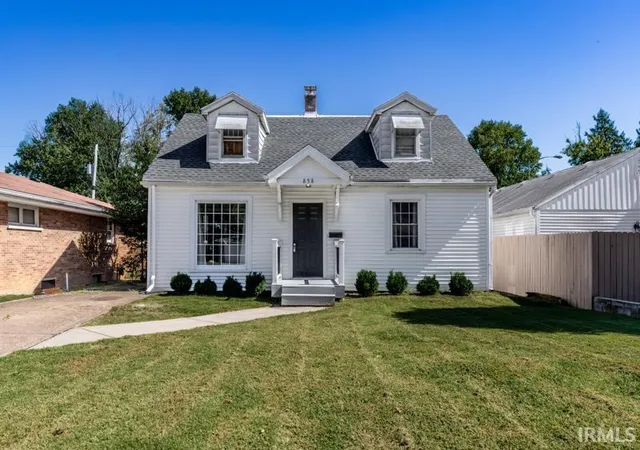 Photo 3 of Single family home for sale at 858 S Weinbach Ave, Evansville, IN 47714 | MLS# 202641971 | Listing updated on 2026-10-09