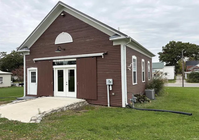 Photo 3 of Manufactured home for sale at 200 E Shackley St, Geneva, IN 46740 | MLS# 202641977 | Listing updated on 2026-10-12