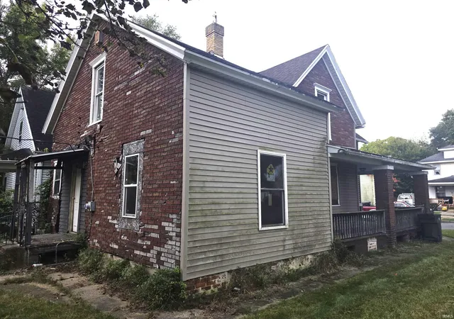 Photo 3 of Single family home for sale at 518 Johnson St, South Bend, IN 46628 | MLS# 202641992 | Listing updated on 2026-10-14
