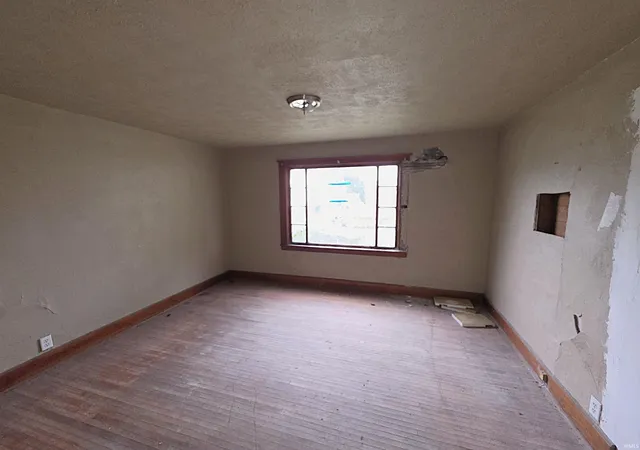 Photo 4 of Single family home for sale at 518 Johnson St, South Bend, IN 46628 | MLS# 202641992 | Listing updated on 2026-10-14