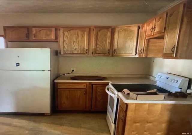 Photo 2 of Sale Pending at 311 W Ewing Ave, South Bend, IN 46613 | MLS# 202642003 | Listing updated on 2026-10-12