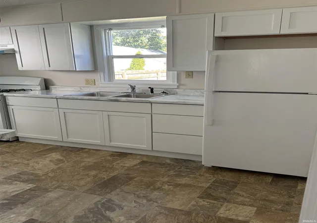 Photo 4 of Single family home for sale at 834 S 23rd Street, South Bend, IN 46615 | MLS# 202642012 | Listing updated on 2026-10-09