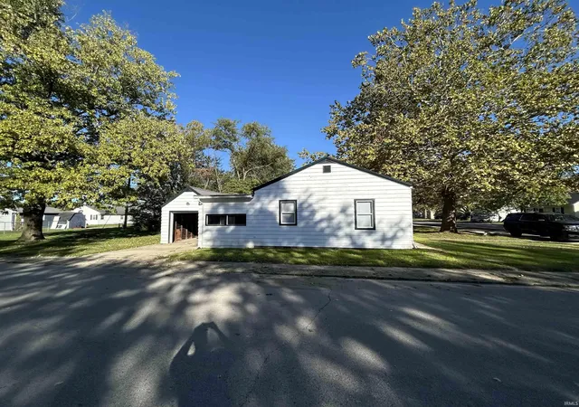Photo 2 of Manufactured home for sale at 710 W Elm St, Hartford City, IN 47348 | MLS# 202642040 | Listing updated on 2026-10-09