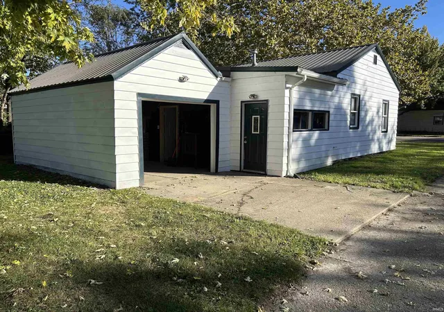 Photo 3 of Manufactured home for sale at 710 W Elm St, Hartford City, IN 47348 | MLS# 202642040 | Listing updated on 2026-10-09