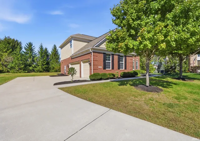 Photo 2 of Manufactured home for sale at 12558 Talon Crst Dr, Fishers, IN 46037 | MLS# 202642047 | Listing updated on 2026-10-09