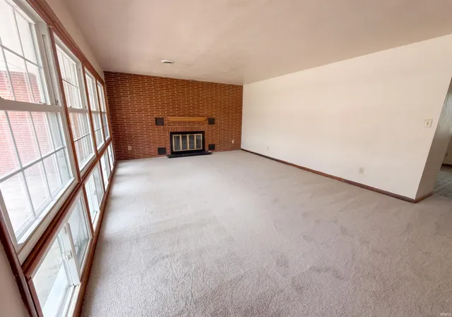 Photo 2 of Manufactured home for sale at 300 E Mayfair Ln, Hartford City, IN 47348 | MLS# 202642051 | Listing updated on 2026-10-12