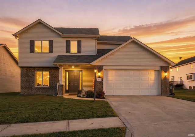 Photo 2 of Sale Pending at 108 W Cambridge Dr, Columbia City, IN 46725 | MLS# 202642083 | Listing updated on 2026-10-22