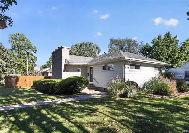 Photo 2 of Manufactured home for sale at 630 Northwood Dr, South Bend, IN 46617 | MLS# 202642090 | Listing updated on 2026-10-22