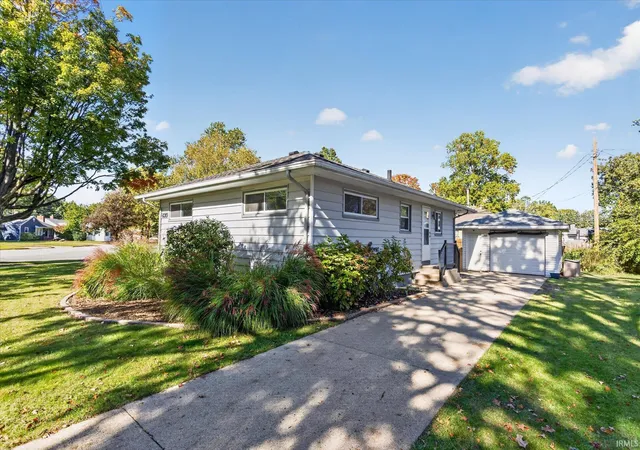 Photo 3 of Manufactured home for sale at 630 Northwood Dr, South Bend, IN 46617 | MLS# 202642090 | Listing updated on 2026-10-22