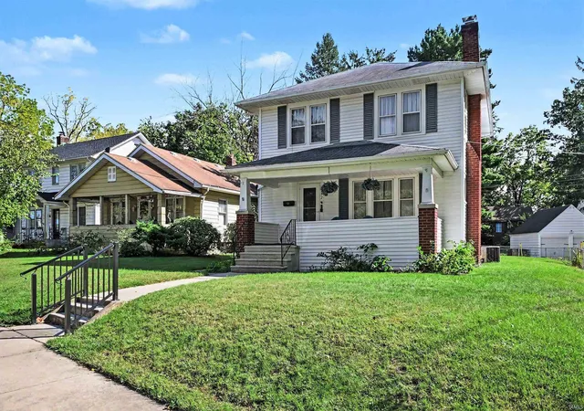 Photo 3 of Sale Pending at 152 W Pokagon St, South Bend, IN 46617 | MLS# 202642098 | Listing updated on 2026-10-15