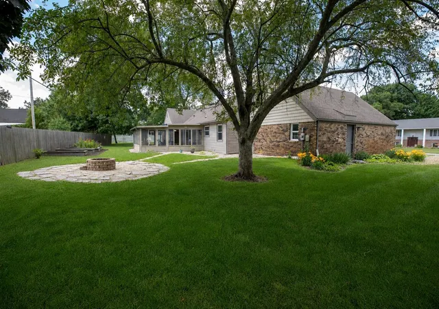 Photo 2 of Manufactured home for sale at 3321 Gregory Farm Village Dr, Rochester, IN 46975 | MLS# 202642117 | Listing updated on 2026-10-10