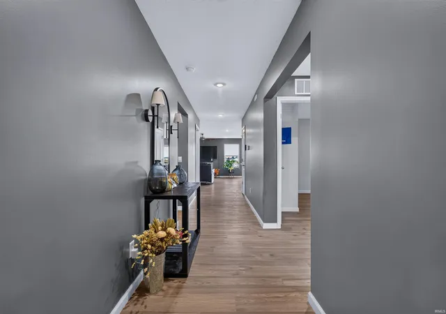 Photo 2 of Condo for sale at 811 Pleasant Hl Pl, Fort Wayne, IN 46818 | MLS# 202642127 | Listing updated on 2026-10-29