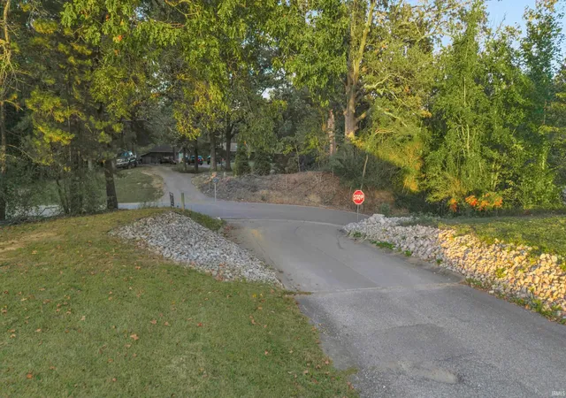 Photo 2 of Sale Pending at 6223 Fox Ridge Rd, Evansville, IN 47712 | MLS# 202642135 | Listing updated on 2026-10-11