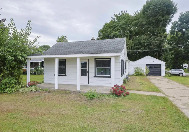 Manufactured home for sale at 57521 County Rd 1, Elkhart, IN 46517 | MLS# 202642158