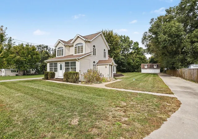 Photo 2 of Manufactured home for sale at 19353 Greenacre St, South Bend, IN 46637 | MLS# 202642163 | Listing updated on 2026-10-17
