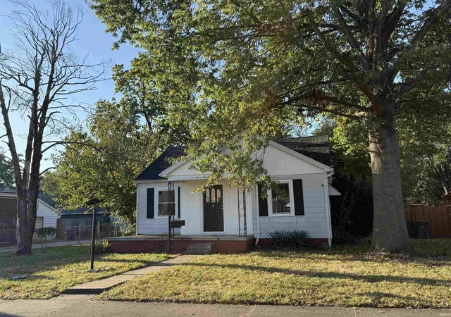 Photo 2 of Manufactured home for sale at 721 Adams Ave, Evansville, IN 47713 | MLS# 202642171 | Listing updated on 2026-10-12