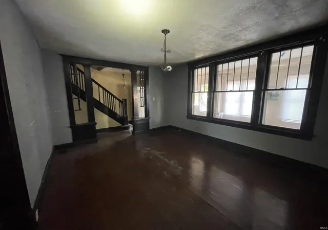 Photo 3 of Single family home for sale at 732 E Gum St, Evansville, IN 47713 | MLS# 202642172 | Listing updated on 2026-10-11