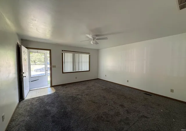 Photo 3 of Manufactured home for sale at 932 S Elliott St, Evansville, IN 47713 | MLS# 202642177 | Listing updated on 2026-10-11