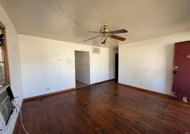 Photo 2 of Manufactured home for sale at 914 916 Judson St, Evansville, IN 47713 | MLS# 202642178 | Listing updated on 2026-10-11