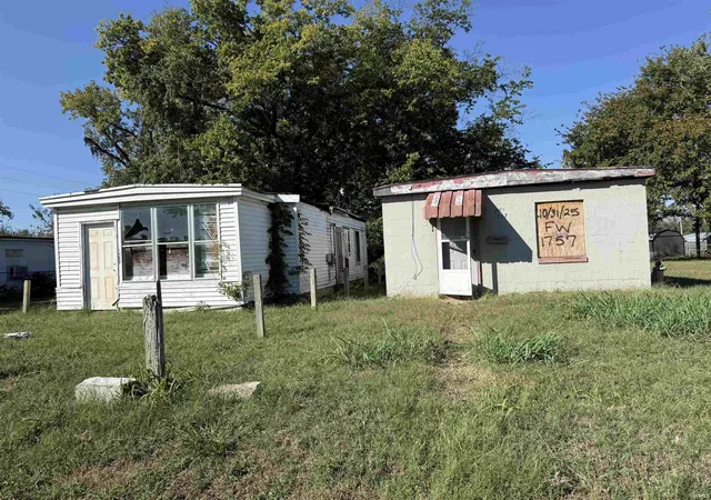 Photo 2 of Manufactured home for sale at 1757 Judson St, Evansville, IN 47713 | MLS# 202642179 | Listing updated on 2026-10-11