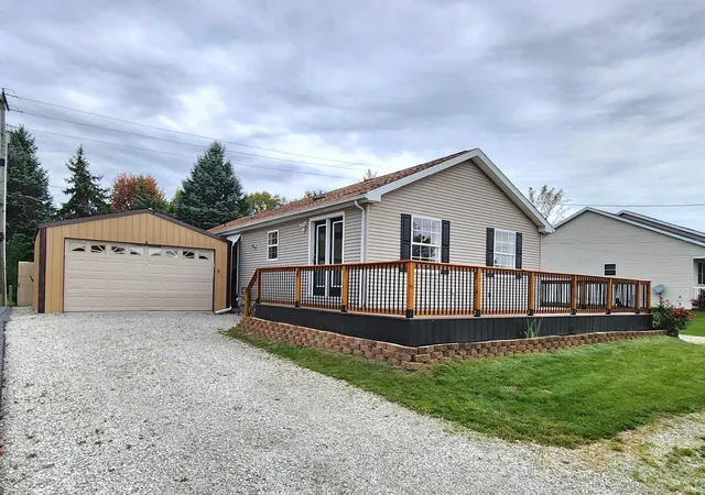 Photo 1 of Manufactured home for sale at 9827 N Lincoln Rd, Syracuse, IN 46567 | MLS# 202642205 | Listing updated on 2026-10-27