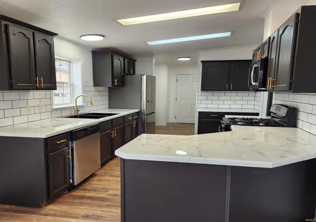 Photo 4 of Manufactured home for sale at 9827 N Lincoln Rd, Syracuse, IN 46567 | MLS# 202642205 | Listing updated on 2026-10-27