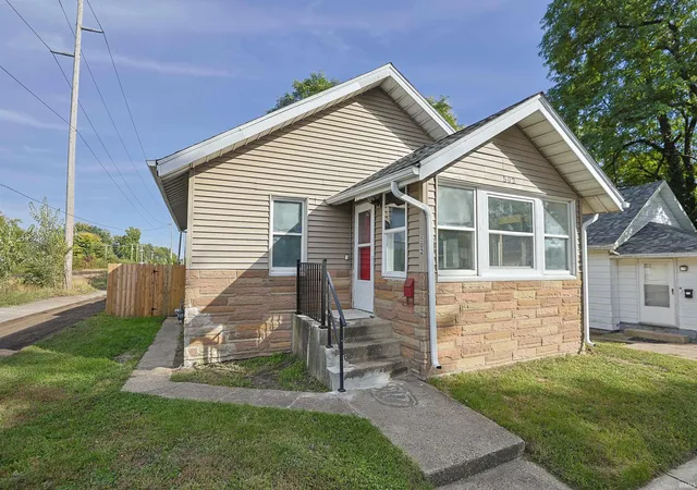 Photo 3 of Sale Pending at 502 S 28th Station, South Bend, IN 46615 | MLS# 202642211 | Listing updated on 2026-10-15