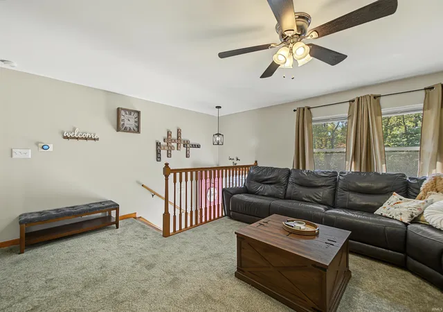 Photo 4 of Sale Pending at 1013 Cross Gate Dr, Evansville, IN 47710 | MLS# 202642216 | Listing updated on 2026-10-19
