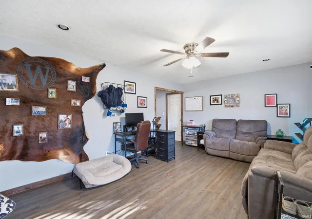Photo 3 of Manufactured home for sale at 2413 Maumee Pl, Lafayette, IN 47909 | MLS# 202642261 | Listing updated on 2026-10-12