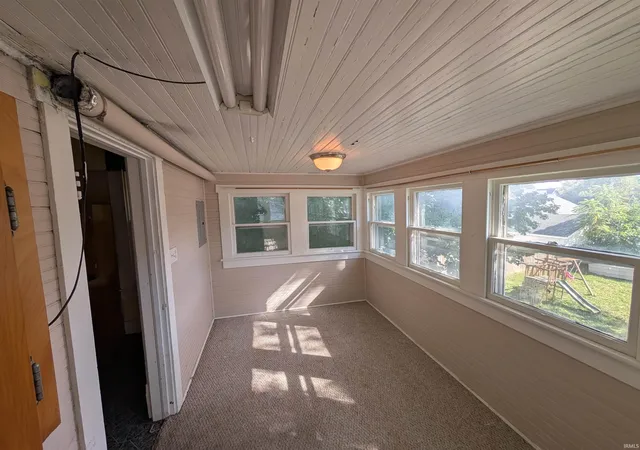 Photo 2 of Manufactured home for sale at 853 E Walnut St, Frankfort, IN 46041 | MLS# 202642315 | Listing updated on 2026-10-12