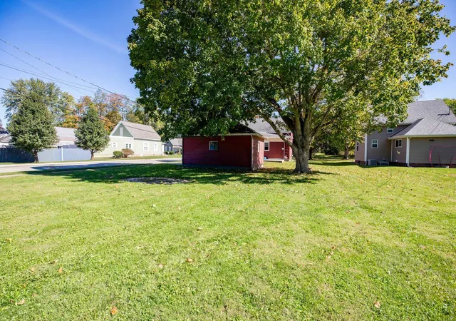 Photo 4 of Single family home for sale at 600 Fulton St, Rochester, IN 46975 | MLS# 202642325 | Listing updated on 2026-10-26