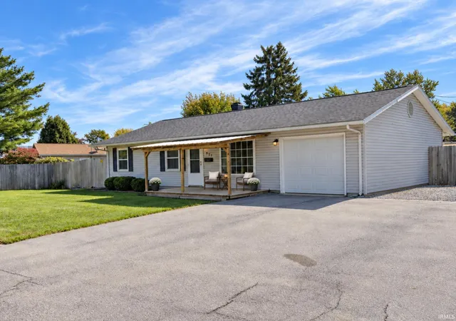 Photo 3 of Manufactured home for sale at 911 E Elmhurst St, Kokomo, IN 46901 | MLS# 202642327 | Listing updated on 2026-10-13