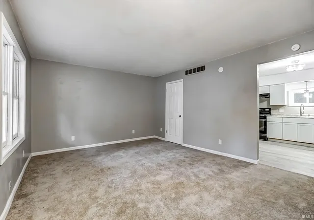 Photo 4 of Manufactured home for sale at 2607 Fox Ave, Fort Wayne, IN 46807 | MLS# 202642341 | Listing updated on 2026-10-12