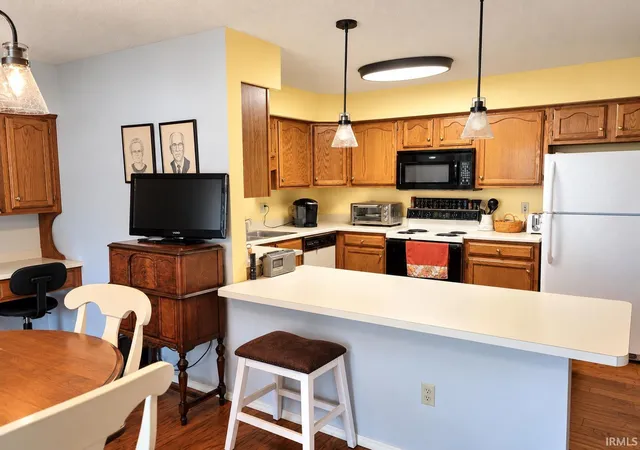 Photo 3 of Sale Pending at 6 Woodmere Dr, Washington, IN 47501 | MLS# 202642352 | Listing updated on 2026-10-15