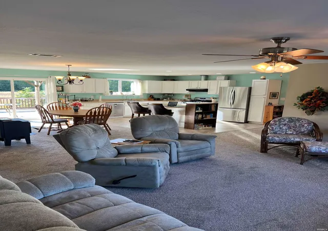 Photo 3 of Manufactured home for sale at 4700 Calico Dr, Mount Vernon, IN 47620 | MLS# 202642353 | Listing updated on 2026-10-13