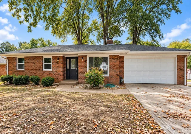 Photo 1 of Sale Pending at 5706 Bridgeview Dr, Evansville, IN 47712 | MLS# 202642354 | Listing updated on 2026-10-13