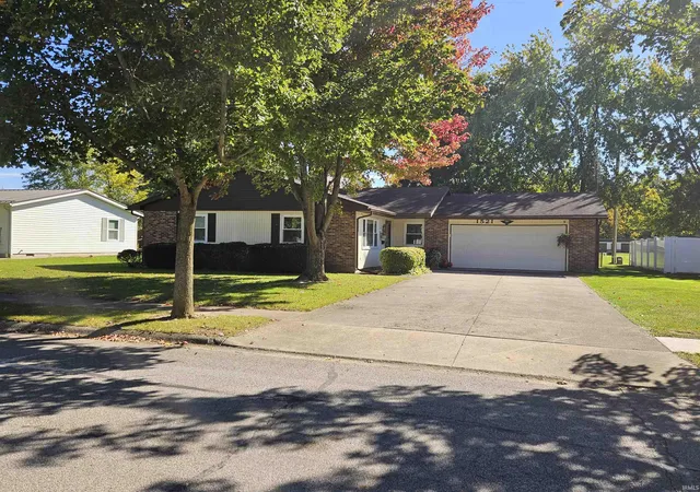Photo 1 of Manufactured home for sale at 1521 Yorkshire Dr, Decatur, IN 46733 | MLS# 202642361 | Listing updated on 2026-10-22