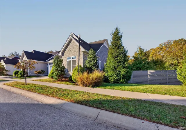 Photo 3 of Manufactured home for sale at 1570 S Hathaway Ct, Bloomington, IN 47401 | MLS# 202642386 | Listing updated on 2026-10-27