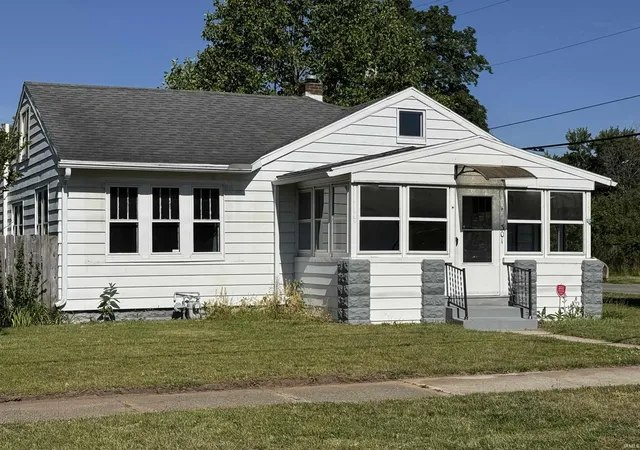 Photo 1 of Manufactured home for sale at 301 S 35th Street, South Bend, IN 46615 | MLS# 202642392 | Listing updated on 2026-10-20