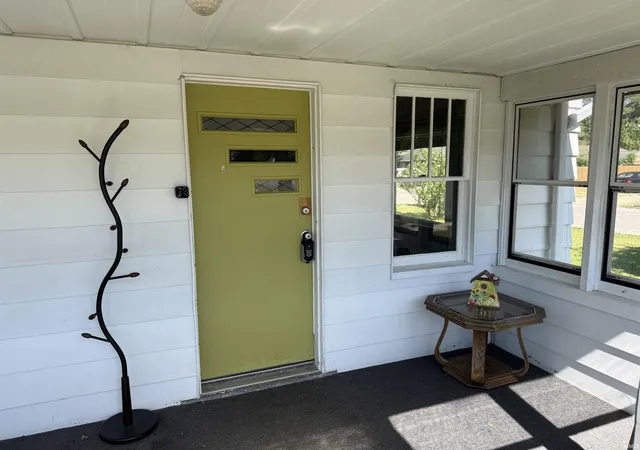 Photo 2 of Manufactured home for sale at 301 S 35th Street, South Bend, IN 46615 | MLS# 202642392 | Listing updated on 2026-10-20