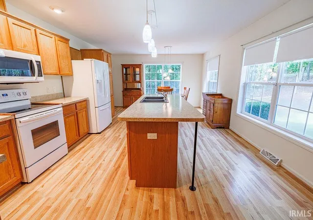 Photo 3 of Manufactured home for sale at 4006 S Little Crk Dr, Spencer, IN 47460 | MLS# 202642414 | Listing updated on 2026-10-14
