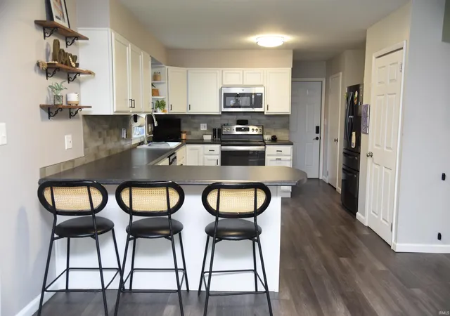Photo 3 of Manufactured home for sale at 808 W 9th Street, Rochester, IN 46975 | MLS# 202642426 | Listing updated on 2026-10-14
