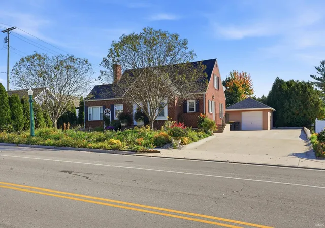 Photo 3 of Sale Pending at 650 N Riley St, Kendallville, IN 46755 | MLS# 202642441 | Listing updated on 2026-10-26