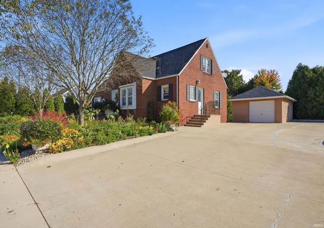 Photo 3 of Sale Pending at 650 N Riley St, Kendallville, IN 46755 | MLS# 202642441 | Listing updated on 2026-10-26