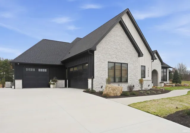 Photo 2 of Manufactured home for sale at 14328 Magnolia Run Pkwy, Fort Wayne, IN 46845 | MLS# 202642451 | Listing updated on 2026-10-14