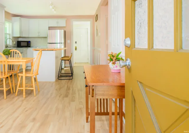 Photo 3 of Manufactured home for sale at 513 Coolidge Dr, Bloomington, IN 47403 | MLS# 202642453 | Listing updated on 2026-10-29